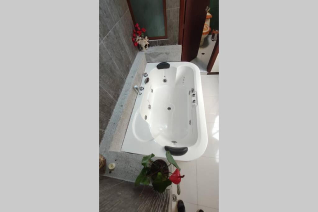 Turi Suite Con Jacuzzi, Centro De La Ciudad Banos  Exterior photo