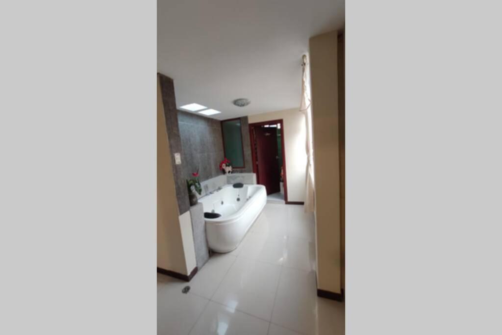 Turi Suite Con Jacuzzi, Centro De La Ciudad Banos  Exterior photo